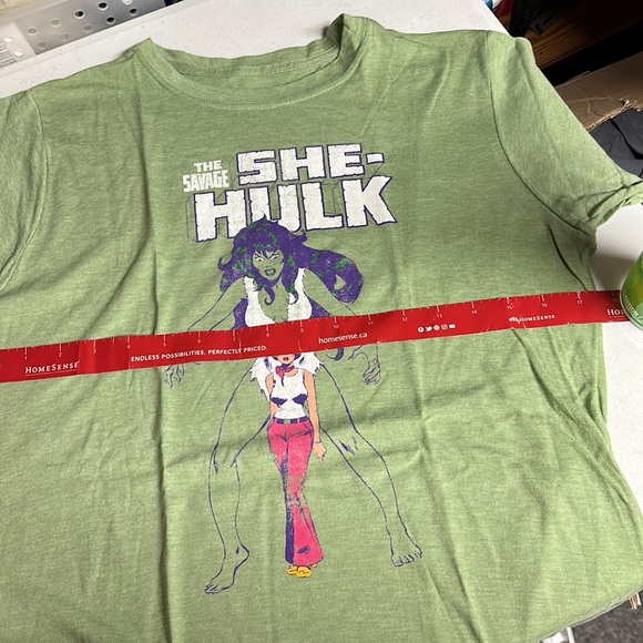She-Hulk T-shirt - Picture 2 of 4